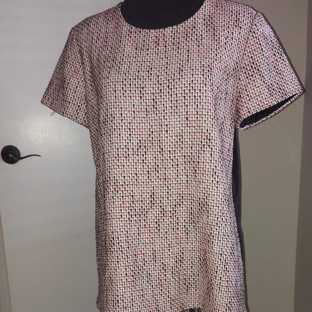 Banana Republic Red and Black Short Sleeve Tee